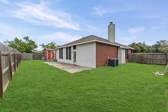 1875 Redwood Lane, Dayton, TX 77535