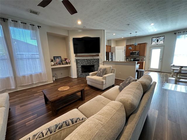 1875 Redwood Lane, Dayton, TX 77535