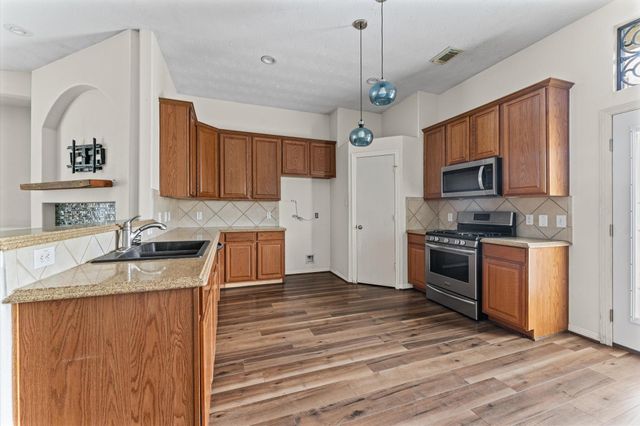1875 Redwood Lane, Dayton, TX 77535
