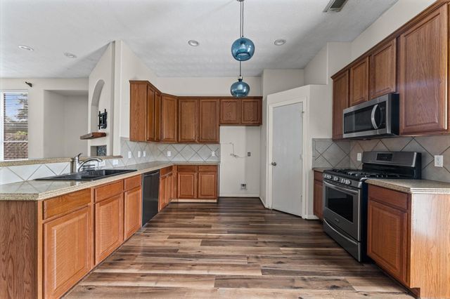 1875 Redwood Lane, Dayton, TX 77535