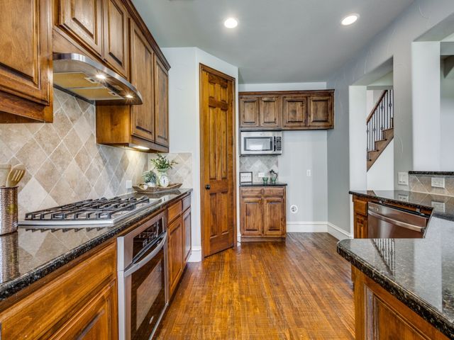 832 Hidden Springs Court, Mckinney, TX 75071