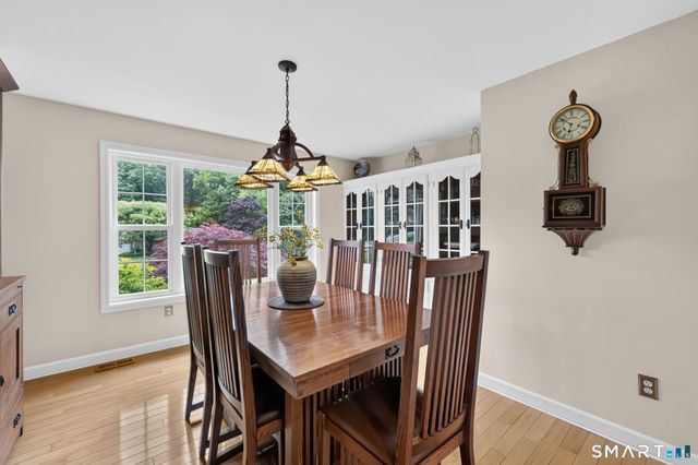 213 Lincoln Drive, Glastonbury, CT 06033