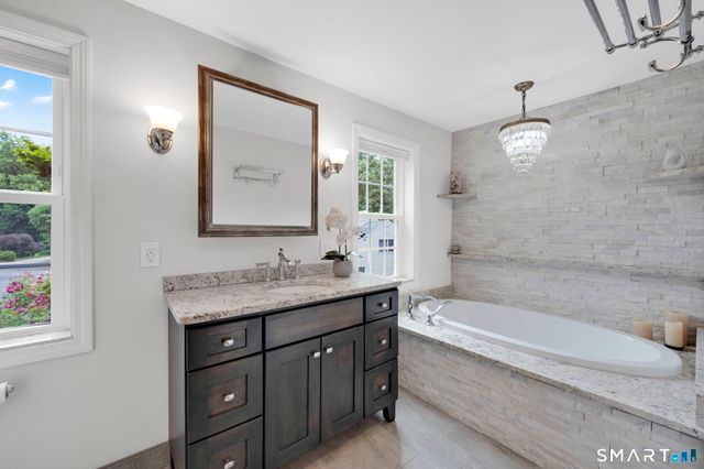 213 Lincoln Drive, Glastonbury, CT 06033