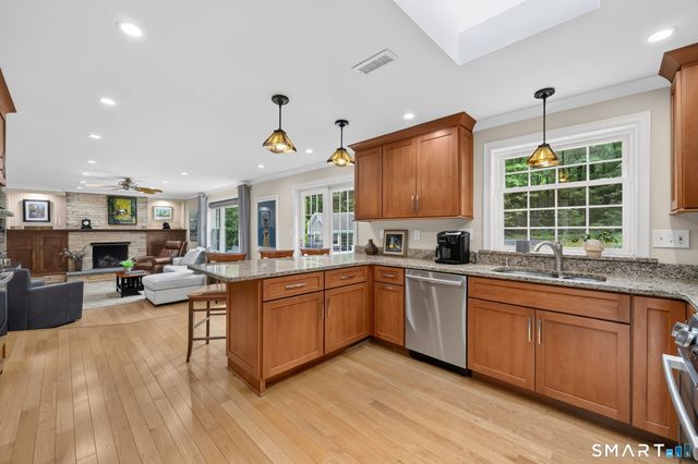 213 Lincoln Drive, Glastonbury, CT 06033