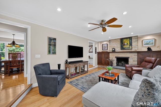 213 Lincoln Drive, Glastonbury, CT 06033