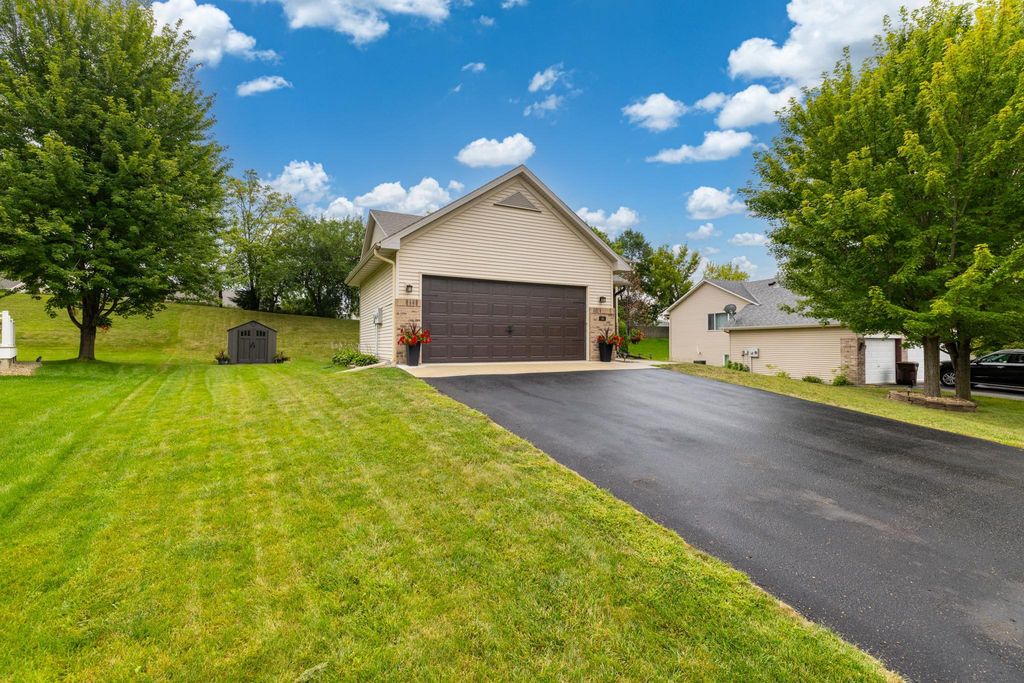 924 Firethorne Trail, Jordan, MN 55352 — photo 2