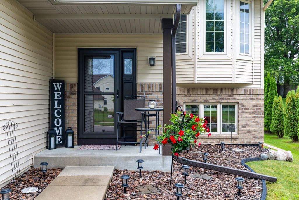 924 Firethorne Trail, Jordan, MN 55352 — photo 4