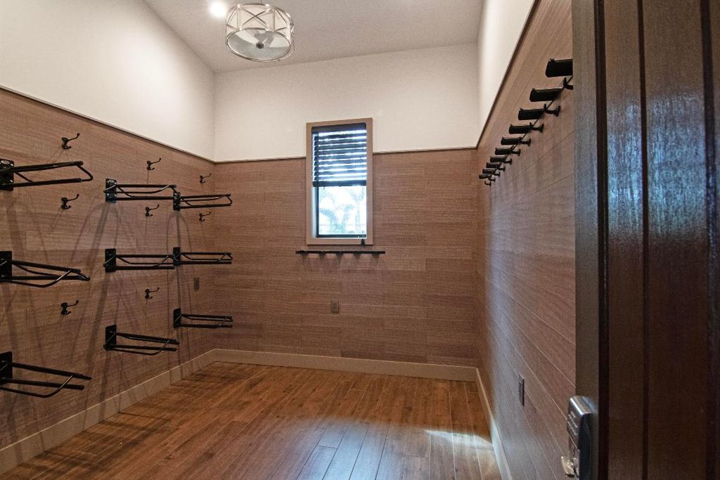 Image 12 of property listing at 2022 Appaloosa Trail, Wellington, FL 33414