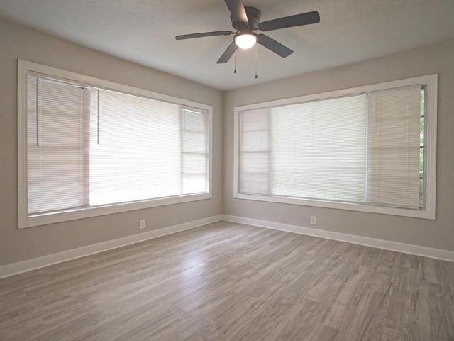 5229 Rue Street, Houston, TX 77033