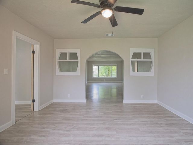 5229 Rue Street, Houston, TX 77033