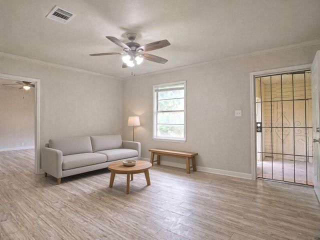5229 Rue Street, Houston, TX 77033