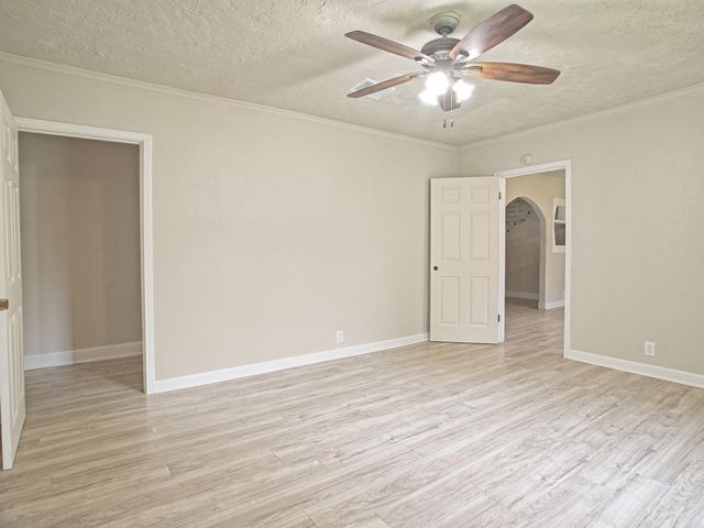 5229 Rue Street, Houston, TX 77033