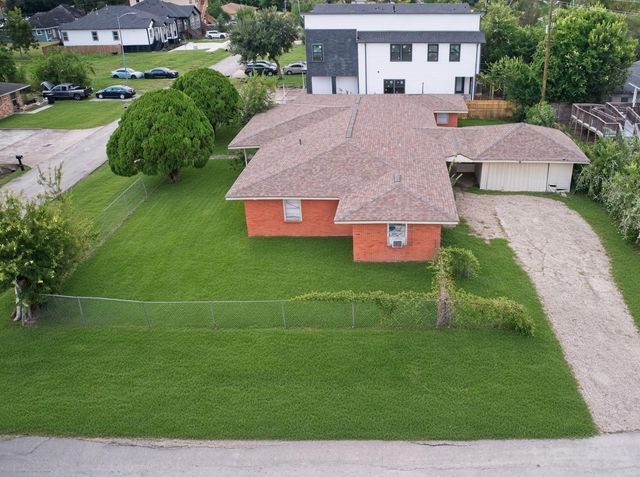 5229 Rue Street, Houston, TX 77033