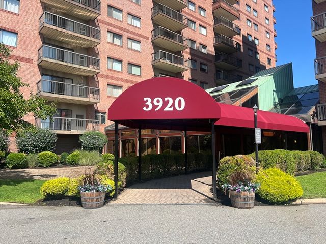 3920 Mystic Valley Pkwy 402, Medford, MA 02155