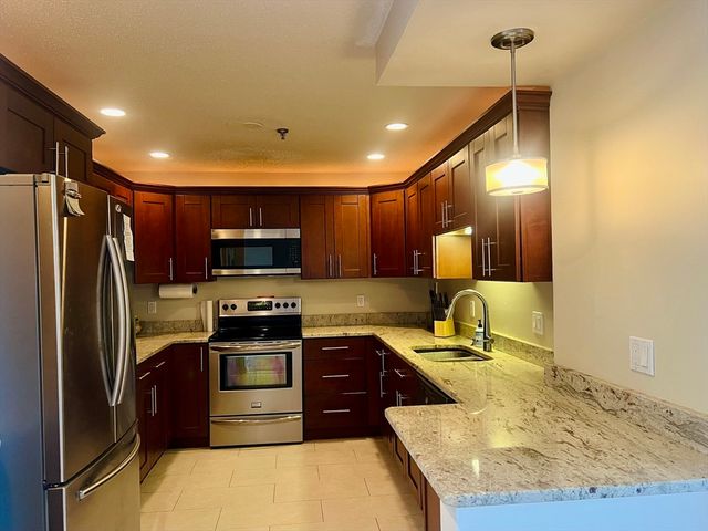 3920 Mystic Valley Pkwy 402, Medford, MA 02155