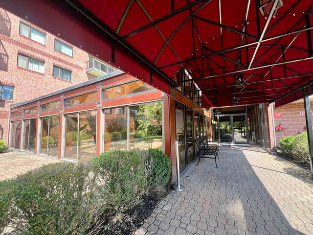 3920 Mystic Valley Pkwy 402, Medford, MA 02155