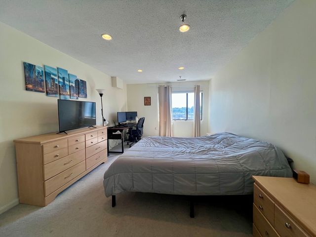 3920 Mystic Valley Pkwy 402, Medford, MA 02155