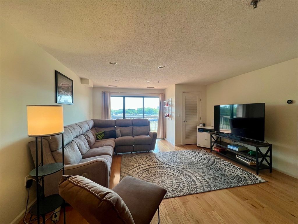 3920 Mystic Valley Pkwy 402, Medford, MA 02155