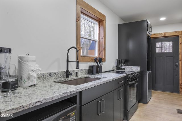 228 Braydens Way, Gatlinburg, TN 37738