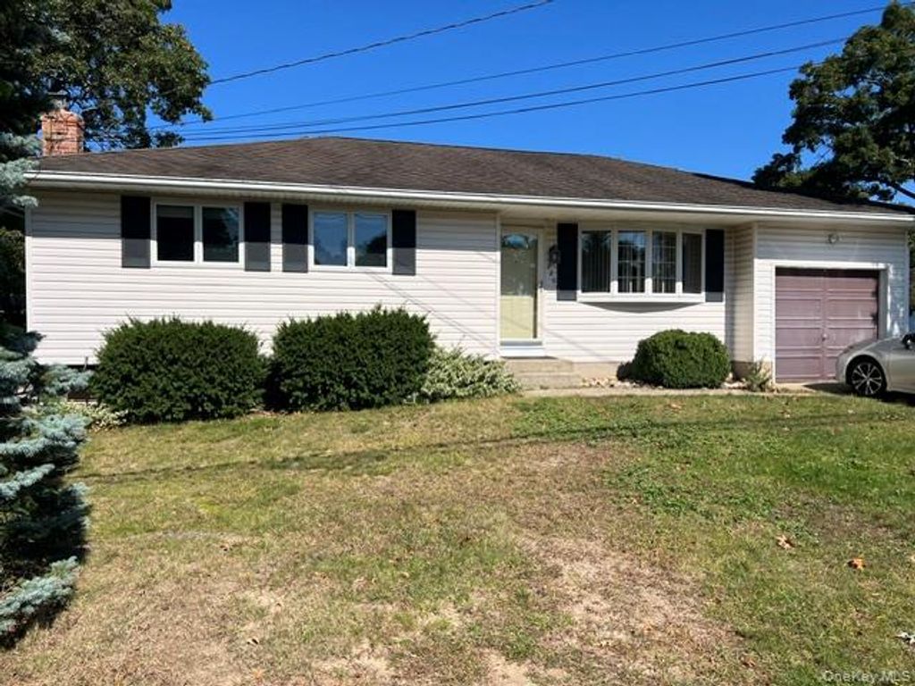 226 Estelle Avenue, Holbrook, NY 11741 — exterior
