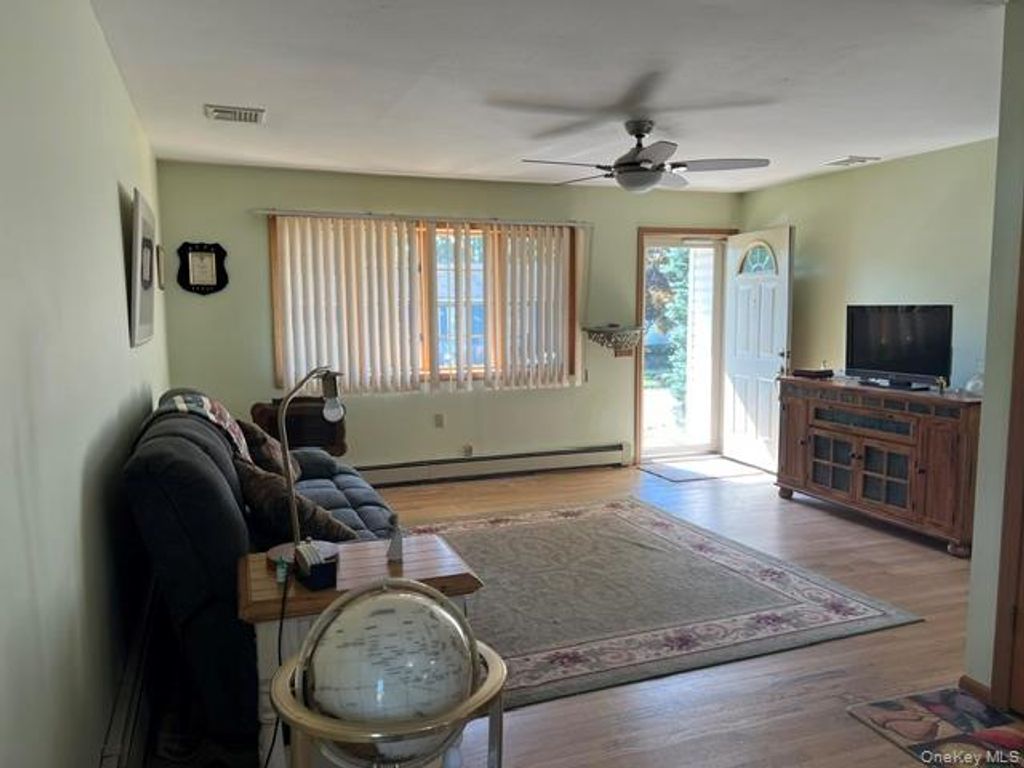 226 Estelle Avenue, Holbrook, NY 11741 — photo 5