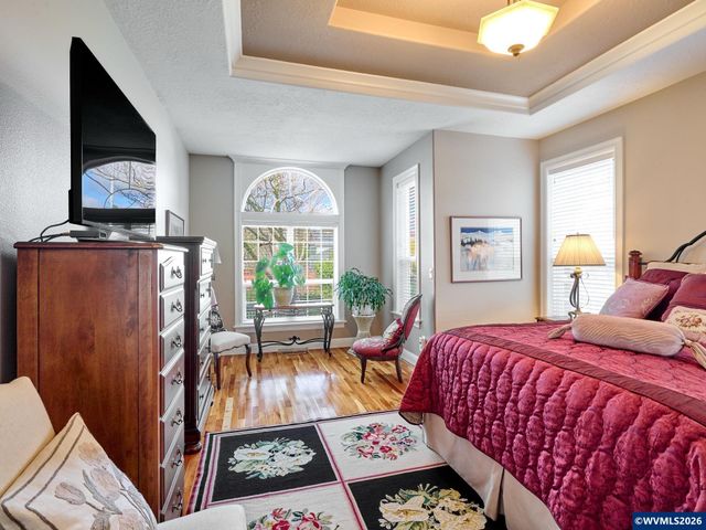 910 Pioneer Dr, Silverton, OR 97381