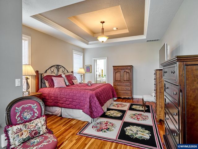 910 Pioneer Dr, Silverton, OR 97381