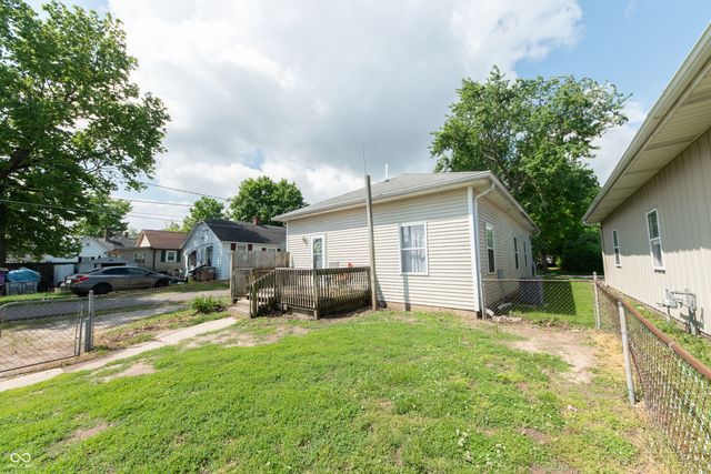 2215 N Cherry Street, Columbus, IN 47201
