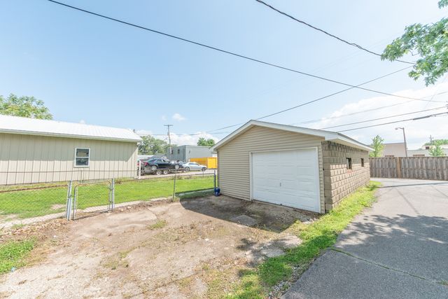 2215 N Cherry Street, Columbus, IN 47201
