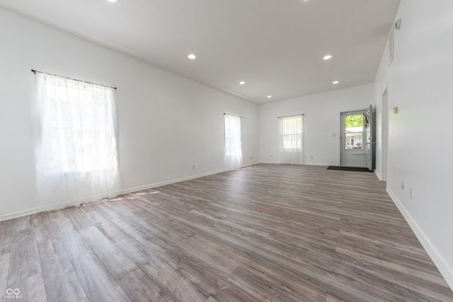 2215 N Cherry Street, Columbus, IN 47201