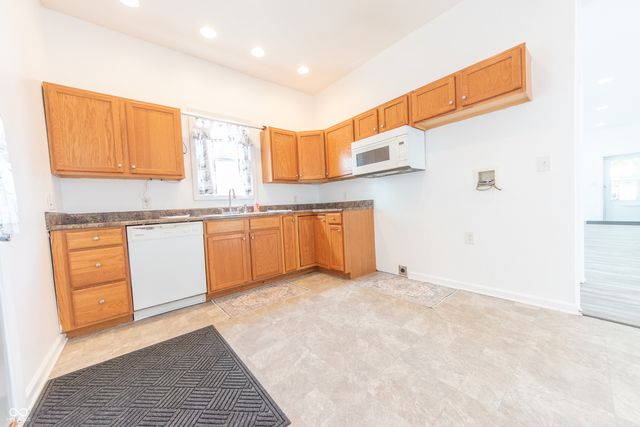 2215 N Cherry Street, Columbus, IN 47201
