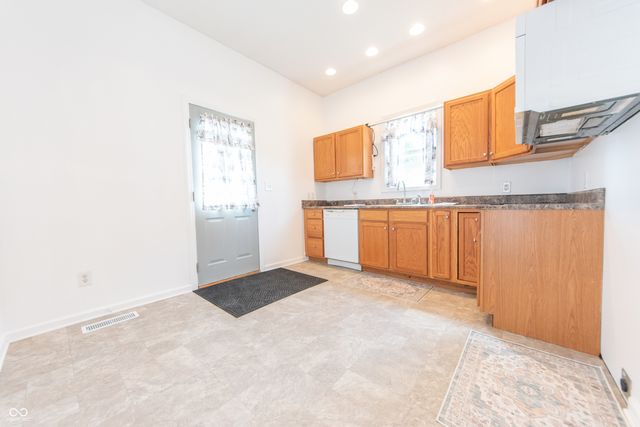 2215 N Cherry Street, Columbus, IN 47201