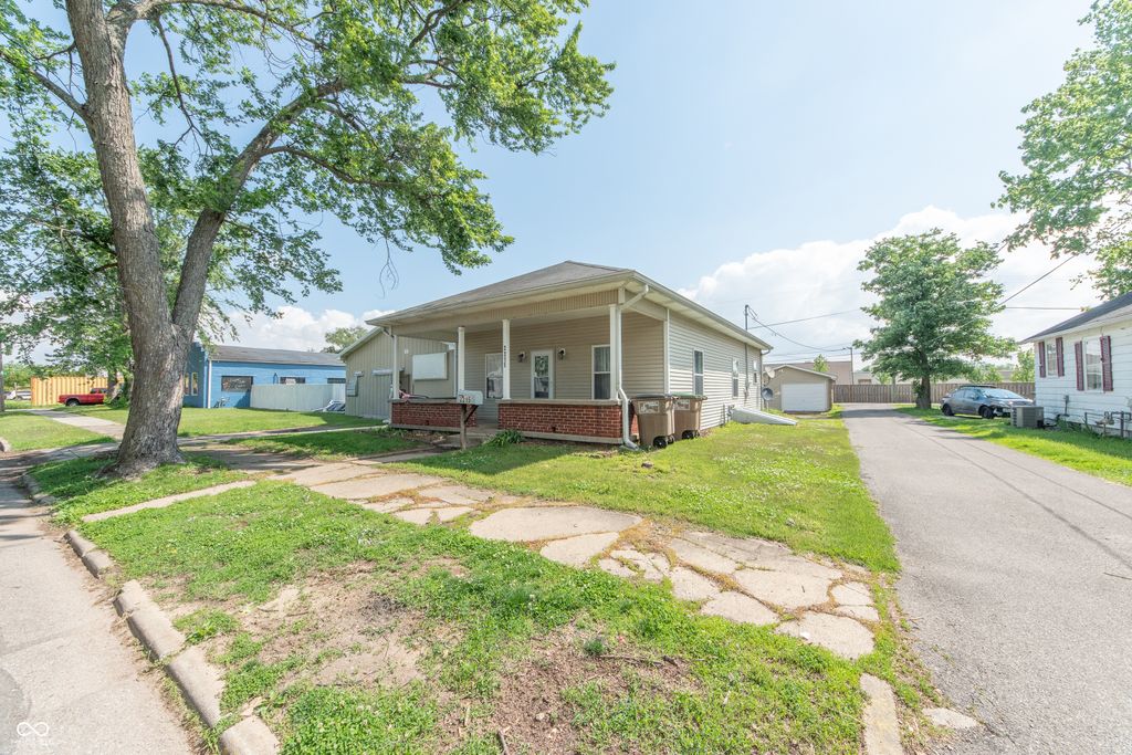 2215 N Cherry Street, Columbus, IN 47201
