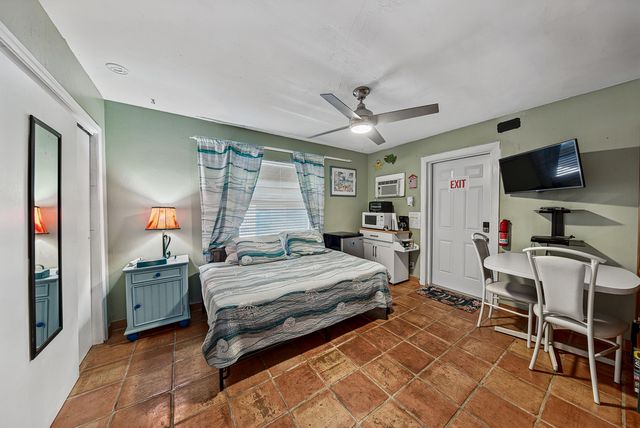 2318 N Ocean Boulevard, Fort Lauderdale, FL 33305