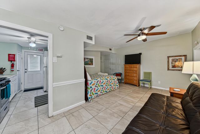 2318 N Ocean Boulevard, Fort Lauderdale, FL 33305