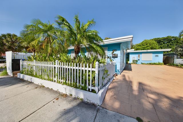 2318 N Ocean Boulevard, Fort Lauderdale, FL 33305