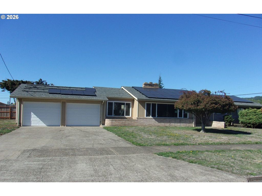 Image 1 of property listing at 136 Ne ASH St, Sheridan, OR 97378