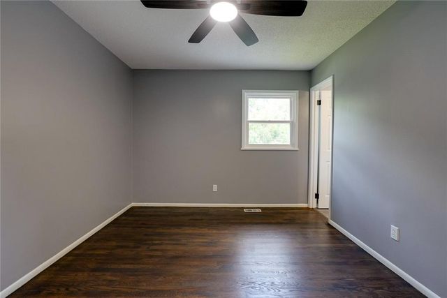 17804 E Greentree Avenue, Independence, MO 64057