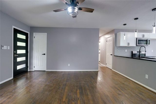 17804 E Greentree Avenue, Independence, MO 64057