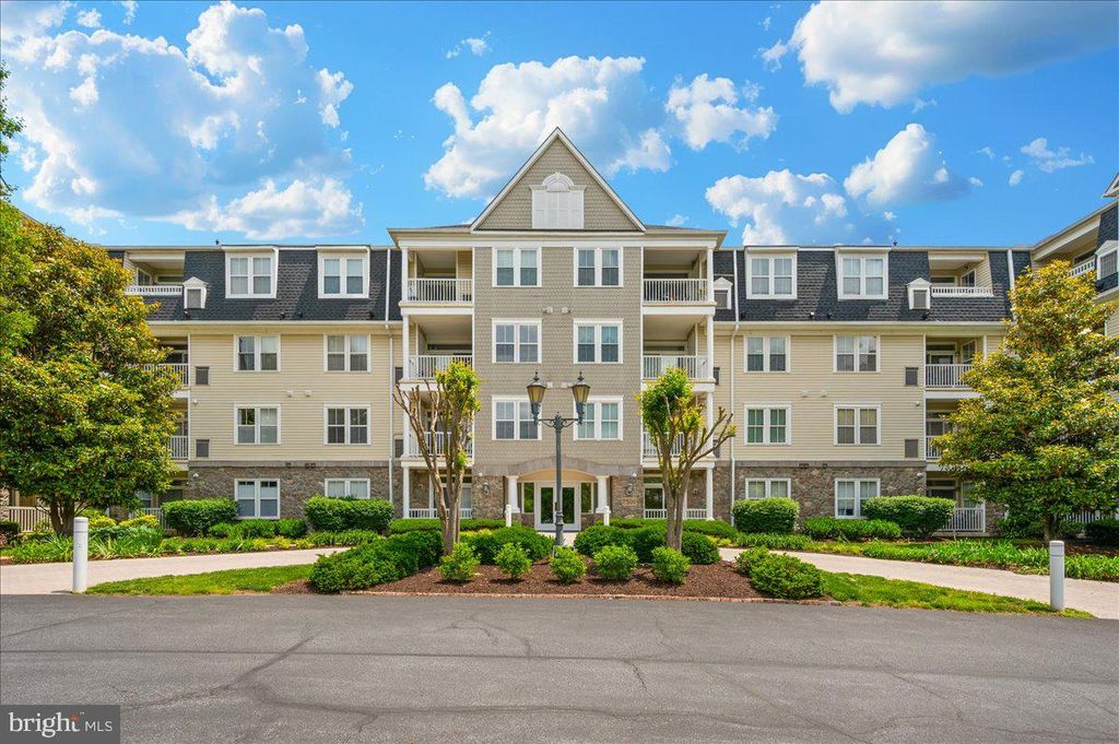 2500 WATERSIDE DR #110, Frederick, MD 21701