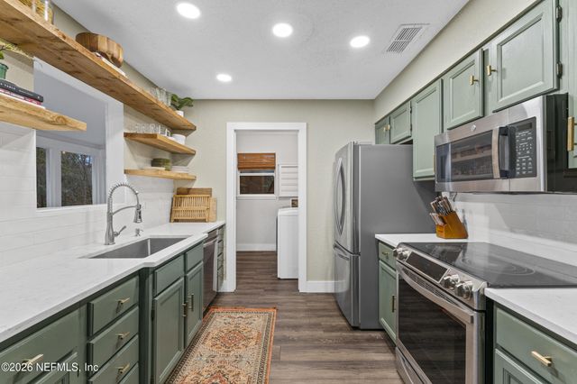 553 ARTHUR MOORE Drive, Green Cove Springs, FL 32043