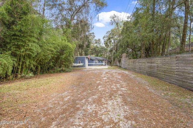 553 ARTHUR MOORE Drive, Green Cove Springs, FL 32043