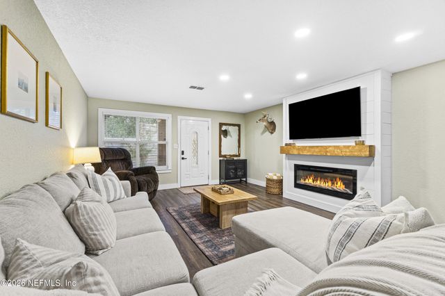 553 ARTHUR MOORE Drive, Green Cove Springs, FL 32043