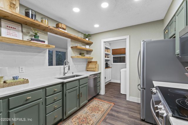 553 ARTHUR MOORE Drive, Green Cove Springs, FL 32043