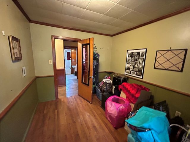 2247 Vermont Ave, West Mifflin, PA 15122