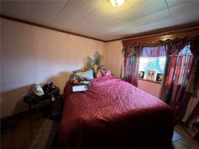 2247 Vermont Ave, West Mifflin, PA 15122
