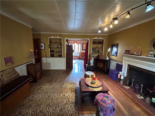 2247 Vermont Ave, West Mifflin, PA 15122