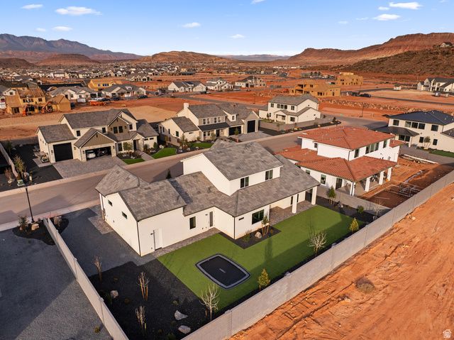 328 E MAYFIELD WOODS LN, Washington, UT 84780