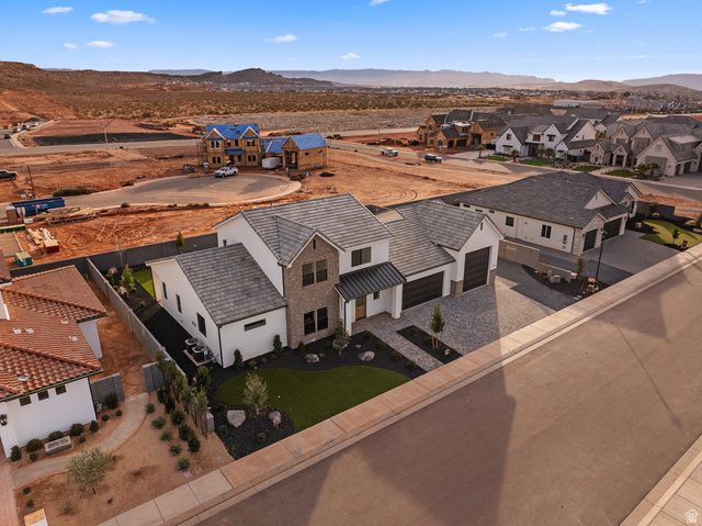 328 E MAYFIELD WOODS LN, Washington, UT 84780