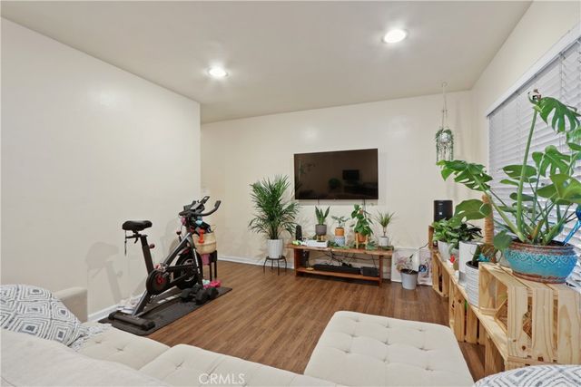 939 E Appleton Street 25, Long Beach, CA 90802
